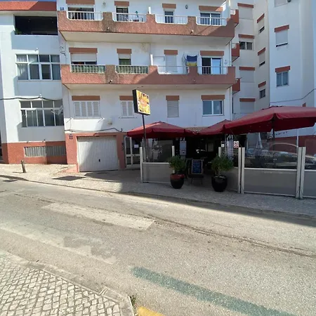 Marluz Apartment *